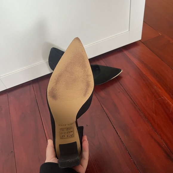 Aldo Size 6 Black Heels with Gold Point worn 1x - Picture 4 of 4